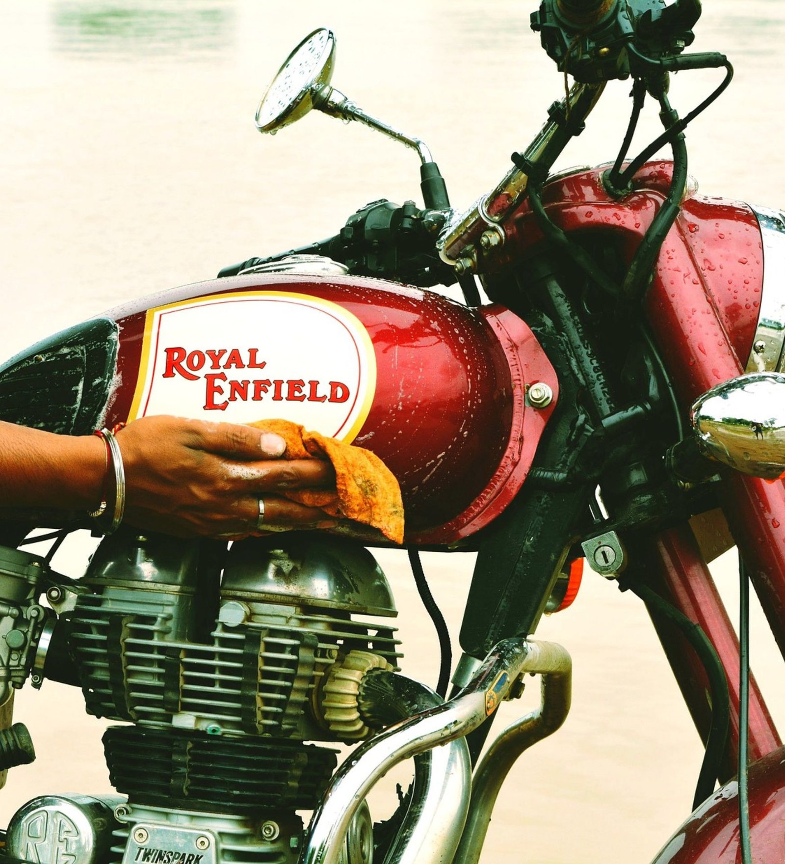 ROYAL-ENFIELD-4